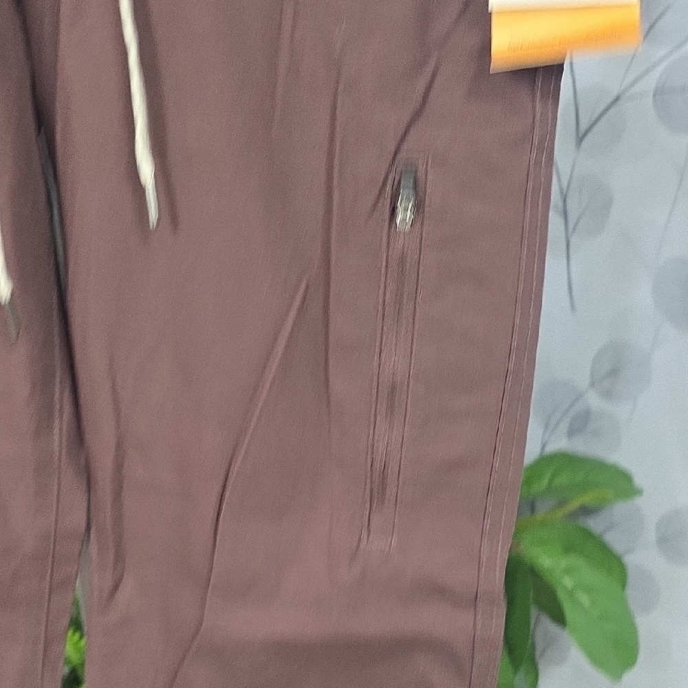 NWT Vuori Ripstop Crop Pants - Chestnut Brown - Women's Size Med - Picture 6 of 10